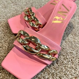ZARA PINK MULES WITH GOLD CHAIN DETAIL SIZE 7